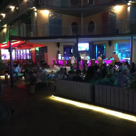 Largo Szálloda 2*