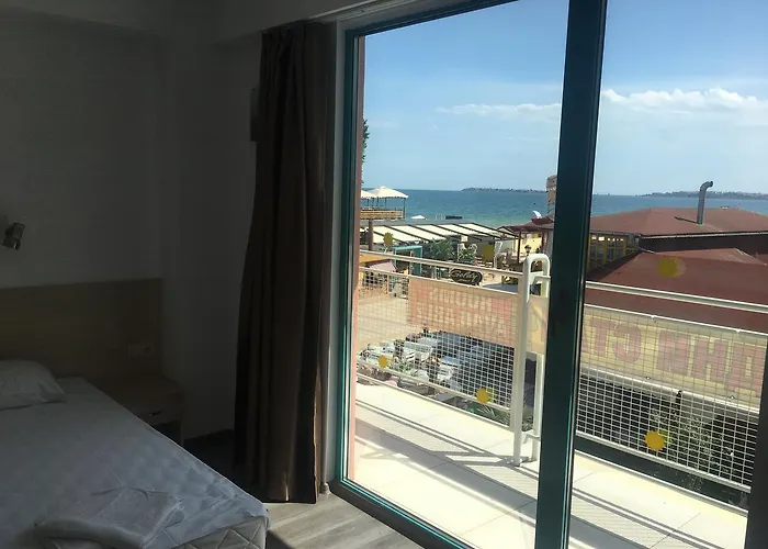 Largo Słoneczny Brzeg